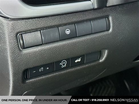 Certified 2025 Nissan Rogue SV image 10