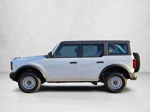 New 2025 Ford Bronco 4-Door image 5