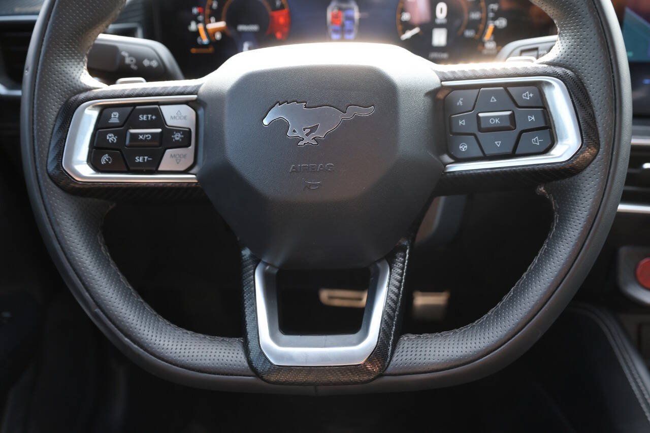 Used 2025 Ford Mustang GT Premium RWD image 18