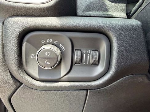 New 2026 RAM 3500 Laramie AWD/4WD image 32