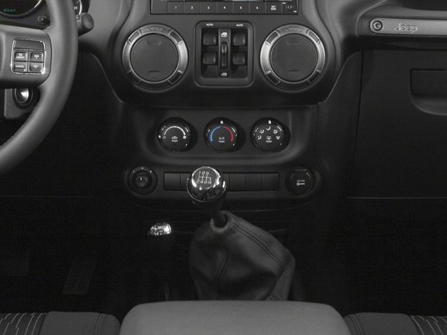 Used 2016 Jeep Wrangler Unlimited Sport w/ Connectivity Group AWD/4WD image 10