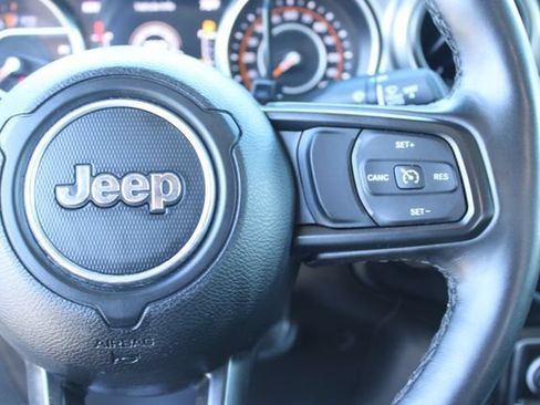 Used 2023 Jeep Gladiator Sport AWD/4WD image 24