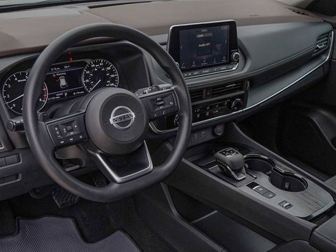 Used 2021 Nissan Rogue S image 9