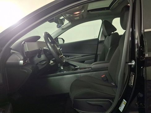 Used 2024 Hyundai Elantra SEL w/ Convenience Package FWD image 12