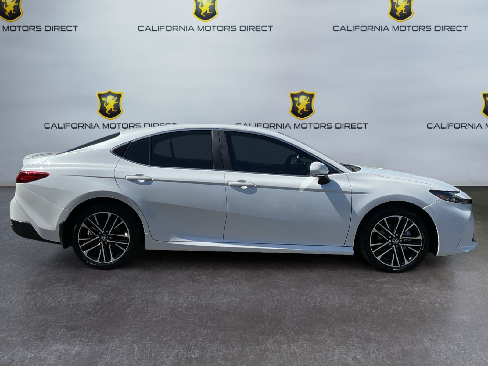 Used 2026 Toyota Camry XLE FWD image 4