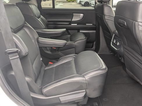 Used 2025 Ford Expedition Platinum AWD/4WD image 38