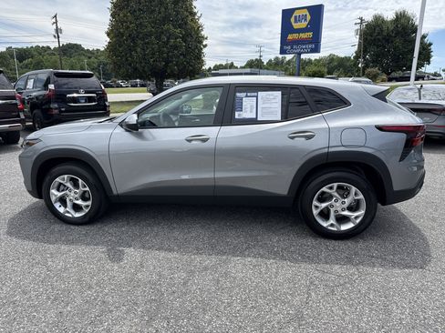 Used 2026 Chevrolet Trax LS w/ LS Convenience Package FWD image 7