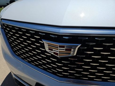 Used 2022 Cadillac XT6 Premium Luxury w/ Technology Package FWD image 28