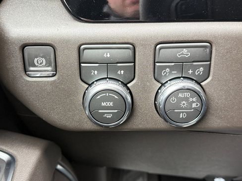 New 2026 GMC Sierra 3500 SLE image 28