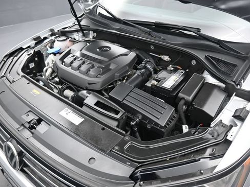 Used 2018 Volkswagen Passat 2.0T SE FWD image 49