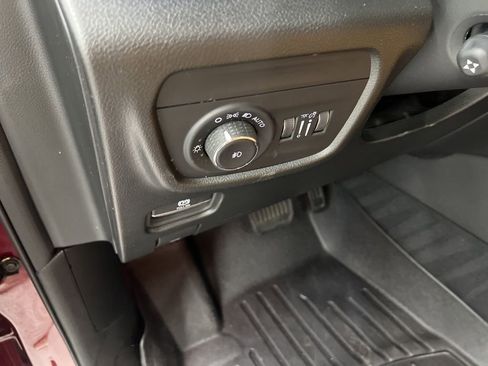 Used 2024 Jeep Grand Cherokee Summit w/ Luxury Tech Group V image 17