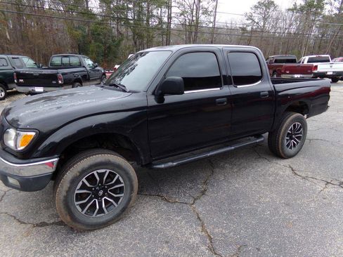 Used 2004 Toyota Tacoma PreRunner w/ Convenience Pkg image 2