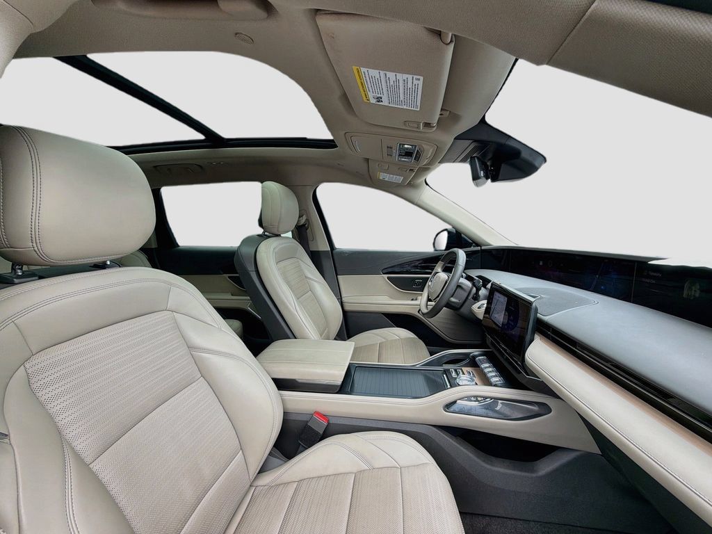 Used 2025 Lincoln Nautilus Reserve w/ Jet Appearance Package AWD/4WD image 30