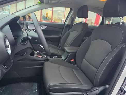 Used 2024 Kia Forte LXS image 10