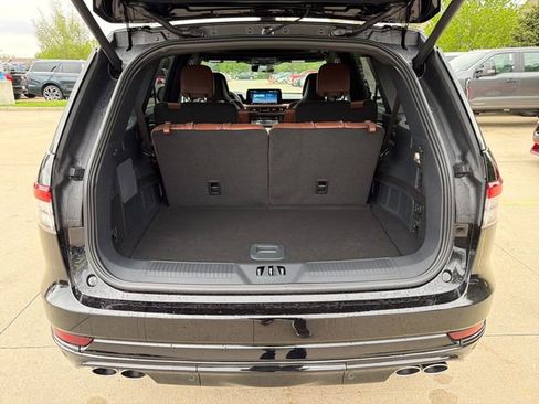 New 2026 Lincoln Aviator Reserve AWD/4WD image 7
