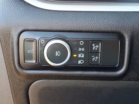 Used 2023 Ford Explorer XLT w/ Equipment Group 202A AWD/4WD image 11