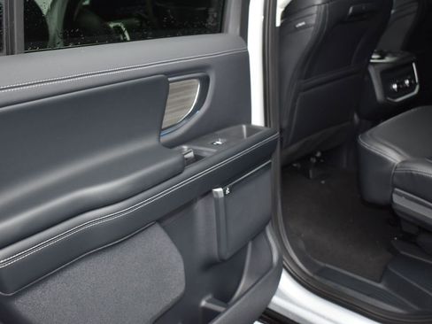 New 2026 Ford Expedition Platinum image 12