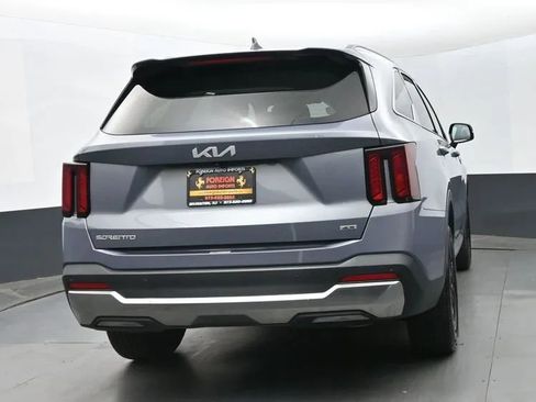 Used 2024 Kia Sorento S AWD/4WD image 8