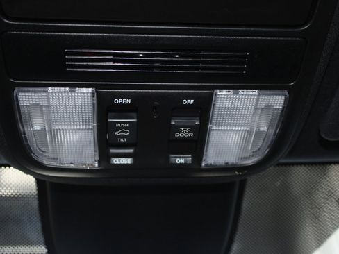 Used 2023 Honda Odyssey Sport image 40