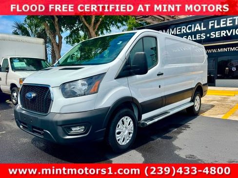 Used 2025 Ford Transit 250 Low Roof w/ Exterior Upgrade Package RWD image 3