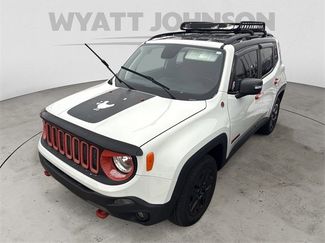 Used 2018 Jeep Renegade Trailhawk video 1