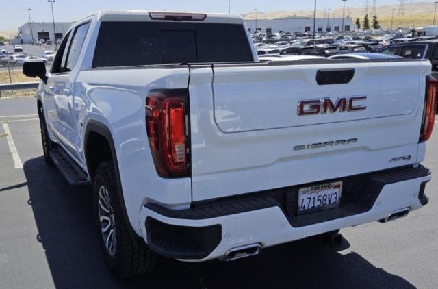 Used 2023 GMC Sierra 1500 AT4 w/ AT4 Premium Package AWD/4WD image 4