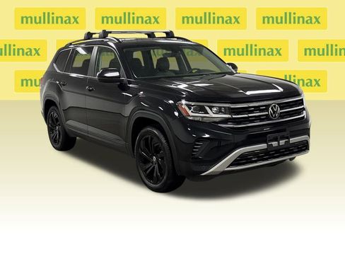 Used 2022 Volkswagen Atlas SE image 2