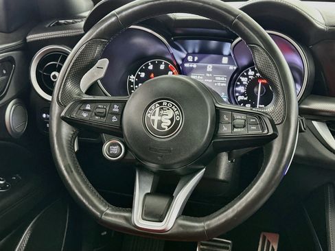 Used 2023 Alfa Romeo Stelvio Veloce AWD/4WD image 8