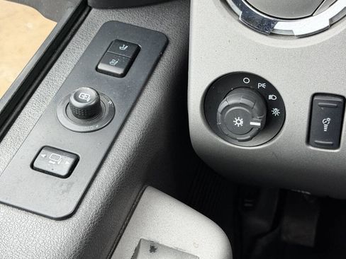 Used 2014 Ford F350 Lariat image 33