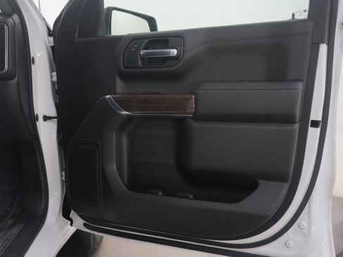 Used 2019 Chevrolet Silverado 1500 LT w/ All-Star Edition image 9