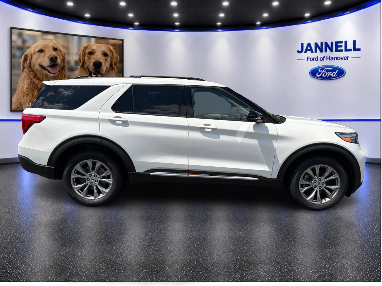 Used 2024 Ford Explorer XLT w/ Equipment Group 202A AWD/4WD image 4