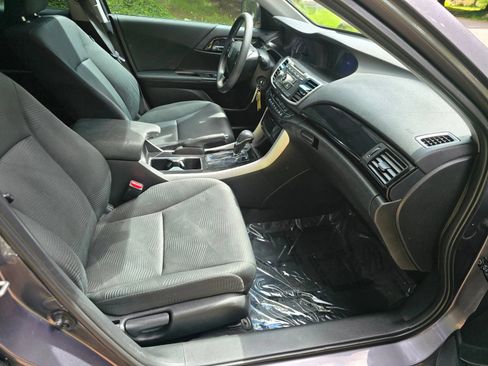 Used 2016 Honda Accord LX image 12