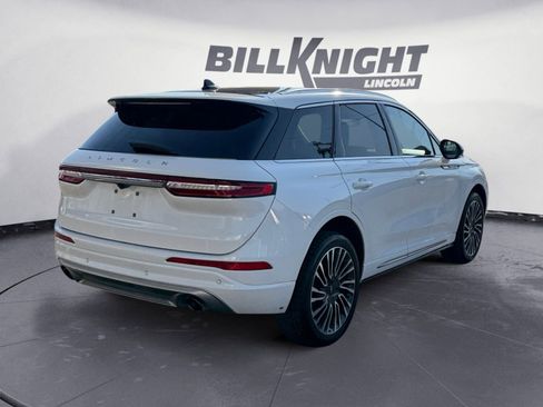 Used 2022 Lincoln Corsair AWD w/ Premium Package image 5