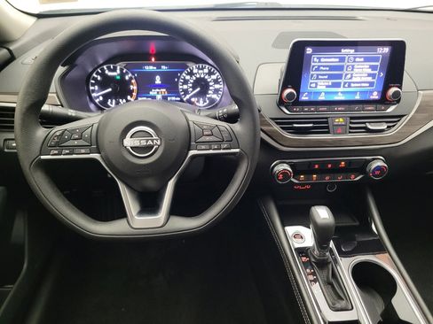 Used 2023 Nissan Altima 2.5 SV FWD image 22