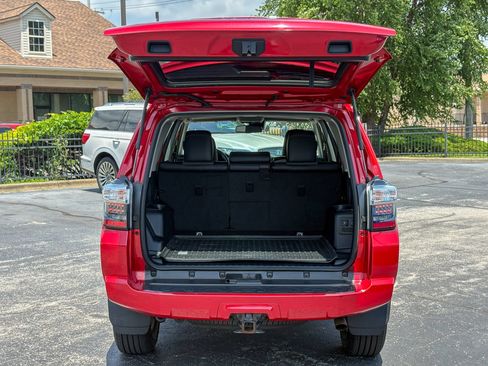 Used 2022 Toyota 4Runner SR5 Premium w/ Moonroof Package AWD/4WD image 37