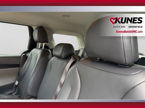 Used 2026 Kia Carnival FWD image 13