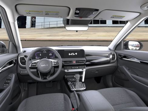 New 2026 Kia Seltos S FWD image 17