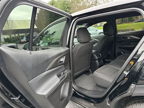 New 2026 Chevrolet Equinox EV LT image 16