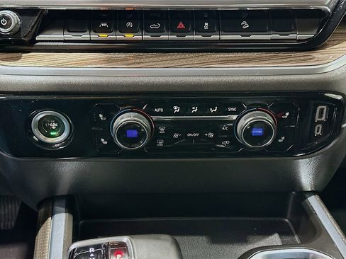 Used 2024 Chevrolet Silverado 1500 RST w/ Z71 Off-Road Package image 16