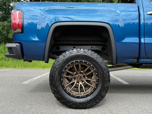 Used 2018 GMC Sierra 1500 SLT w/ SLT Premium Package AWD/4WD image 10
