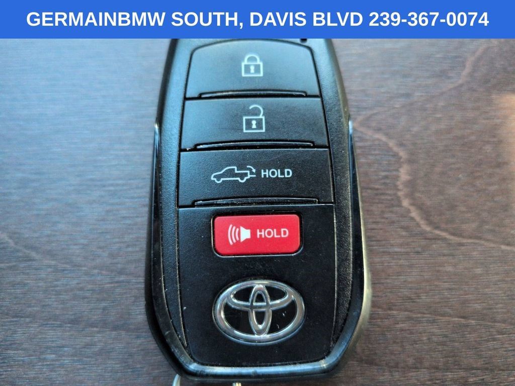 Used 2022 Toyota Tundra Capstone AWD/4WD image 33