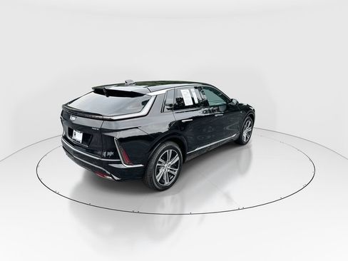 Used 2024 Cadillac Lyriq Luxury RWD image 8