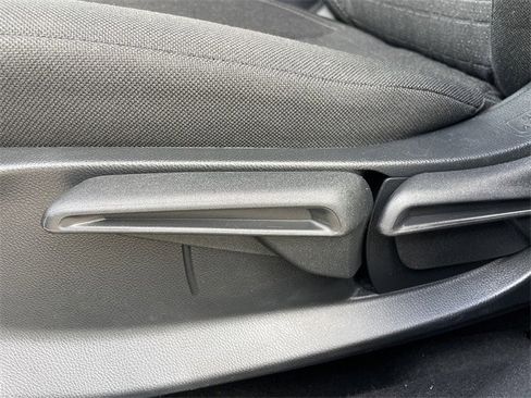 Certified 2025 Honda HR-V LX image 24