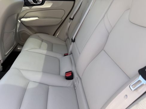 Certified 2023 Volvo XC60 B5 Plus w/ Climate Package FWD image 17