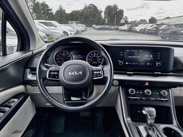 Used 2024 Kia Carnival LX FWD image 21