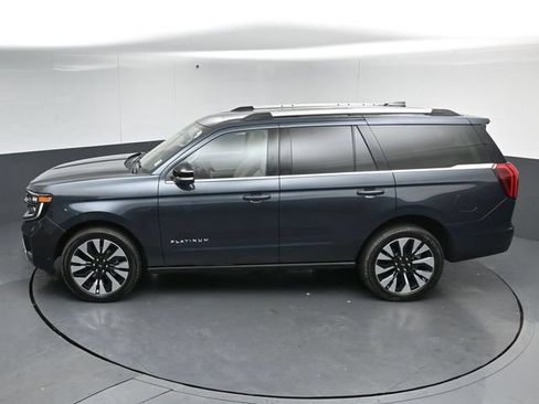Certified 2025 Ford Expedition Platinum w/ Driver's Package AWD/4WD image 46