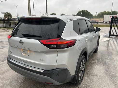 Used 2021 Nissan Rogue SV image 4