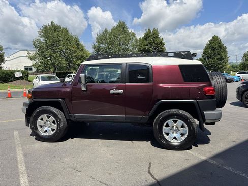 Used 2007 Toyota FJ Cruiser 4WD w/ Upgrade Pkg 2 image 9