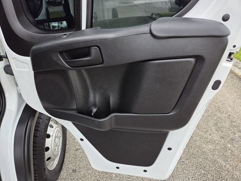 Used 2023 RAM ProMaster 2500 FWD image 6