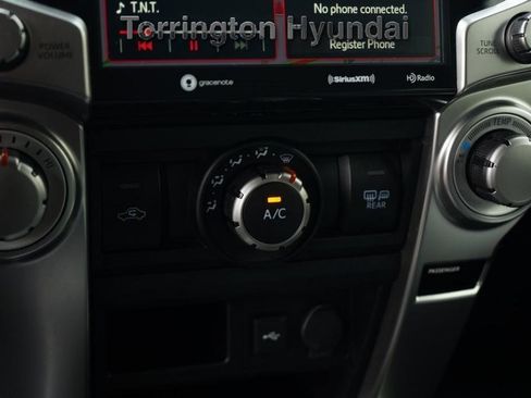 Used 2022 Toyota 4Runner SR5 Premium image 18